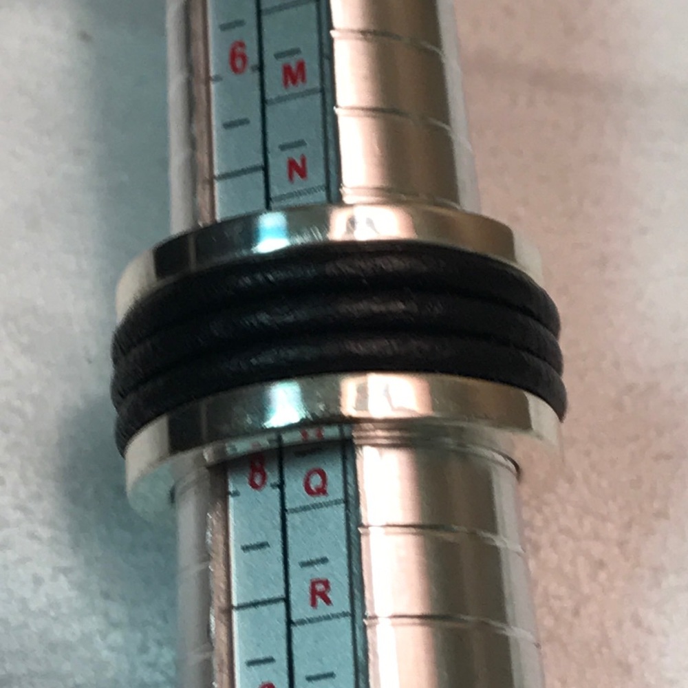 Silver and leather ring - Picture 2 of 4